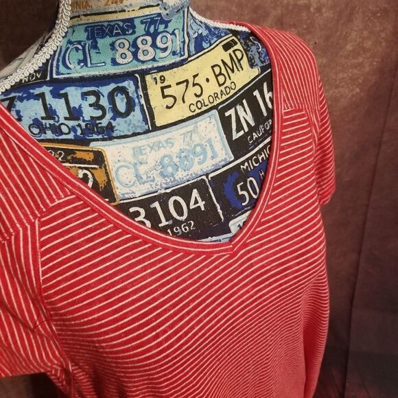 Umgee red/white striped V-neck tee - Picture 2 of 5